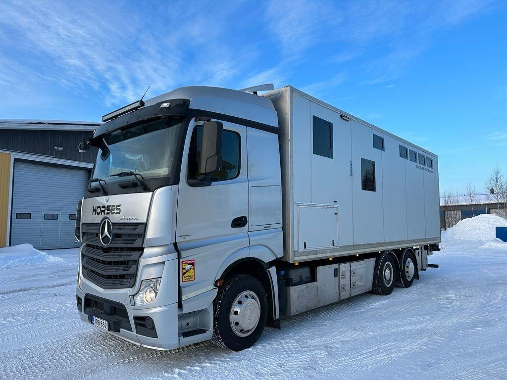Mercedes-Benz Actros - Camion bétaillère: photos 1 Mercedes-Benz Actros - Camion bétaillère: photos 1