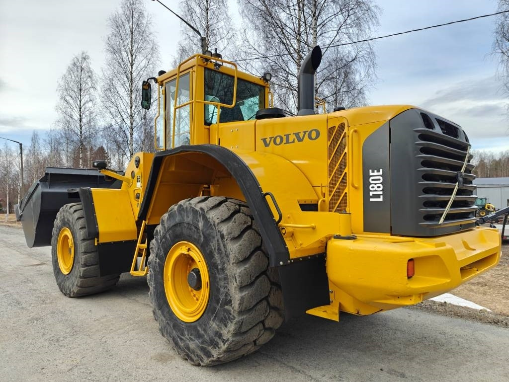 Volvo L 180 E - Chargeuse sur pneus: photos 3 Volvo L 180 E - Chargeuse sur pneus: photos 3