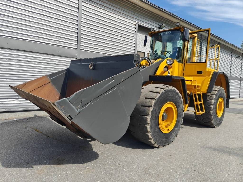 Volvo L 180 E - Chargeuse sur pneus: photos 1 Volvo L 180 E - Chargeuse sur pneus: photos 1