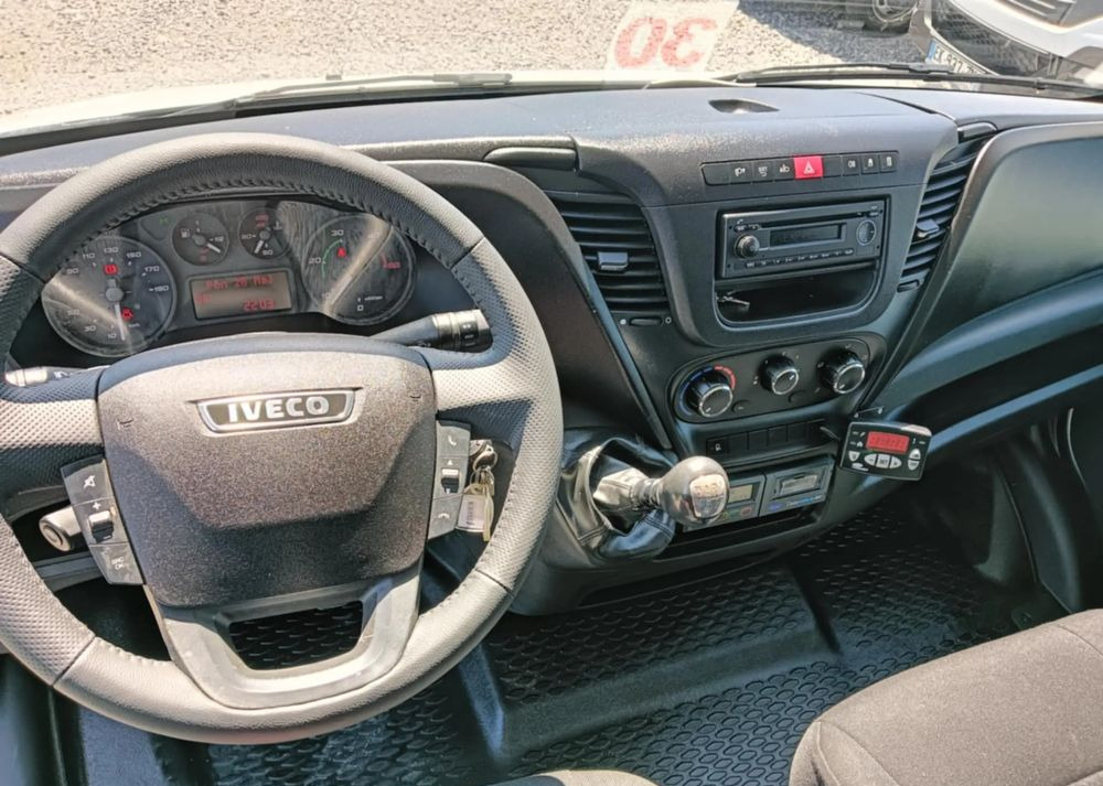 Iveco 35C13, 35C12, 35C14, 35C15 - Véhicule utilitaire frigorifique: photos 5 Iveco 35C13, 35C12, 35C14, 35C15 - Véhicule utilitaire frigorifique: photos 5