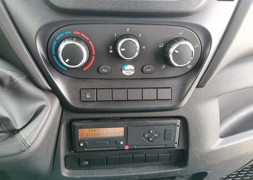Iveco 35C18, 35C15, 35C13, 35C14, 70C18, 50C18 - Fourgon: photos 5 Iveco 35C18, 35C15, 35C13, 35C14, 70C18, 50C18 - Fourgon: photos 5