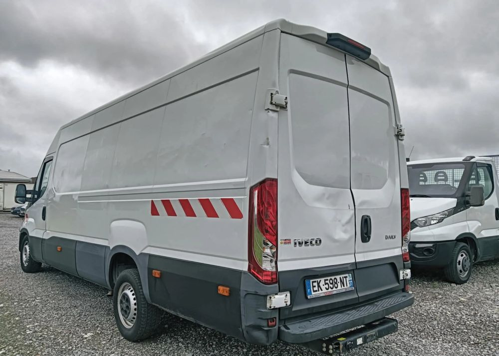 Iveco 35S14,35S13,35C13,35C12, - Fourgon utilitaire: photos 4 Iveco 35S14,35S13,35C13,35C12, - Fourgon utilitaire: photos 4