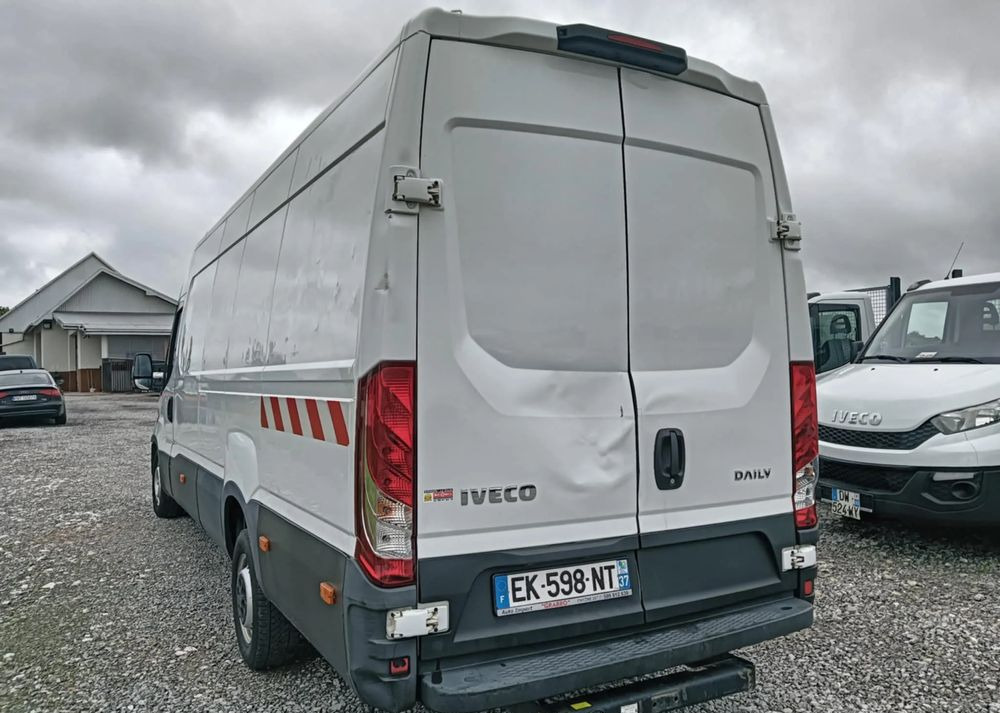 Iveco 35S14,35S13,35C13,35C12, - Fourgon utilitaire: photos 3 Iveco 35S14,35S13,35C13,35C12, - Fourgon utilitaire: photos 3