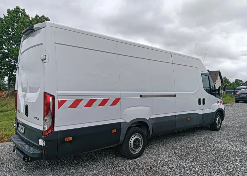 Iveco 35S14,35S13,35C13,35C12, - Fourgon utilitaire: photos 2 Iveco 35S14,35S13,35C13,35C12, - Fourgon utilitaire: photos 2