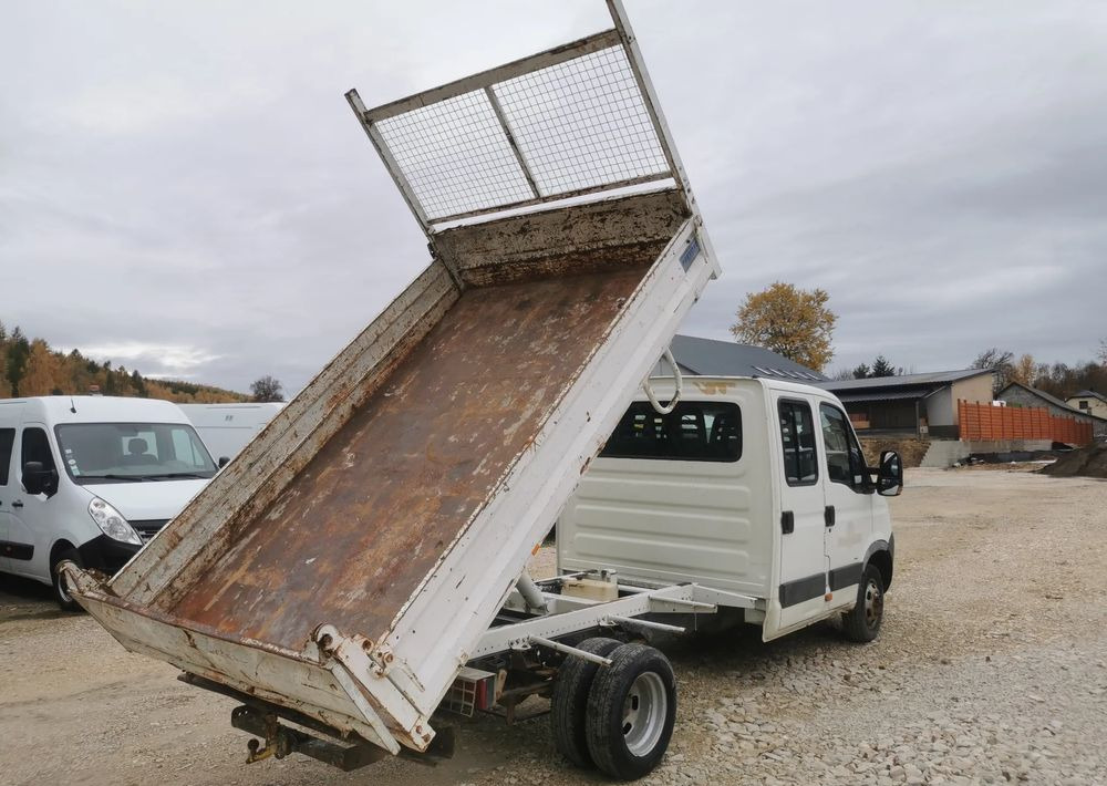 Iveco Daily 35C15 Brygadówka 3.0 - 150KM wywrotka Klimatyzacja Dubel hak kiper doka - Véhicule utilitaire benne: photos 3 Iveco Daily 35C15 Brygadówka 3.0 - 150KM wywrotka Klimatyzacja Dubel hak kiper doka - Véhicule utilitaire benne: photos 3