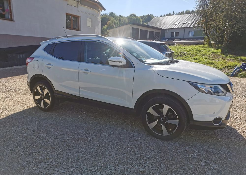 Nissan Qashqai 1.2 DIG-T N-Connecta EU6 - SUV: photos 3 Nissan Qashqai 1.2 DIG-T N-Connecta EU6 - SUV: photos 3