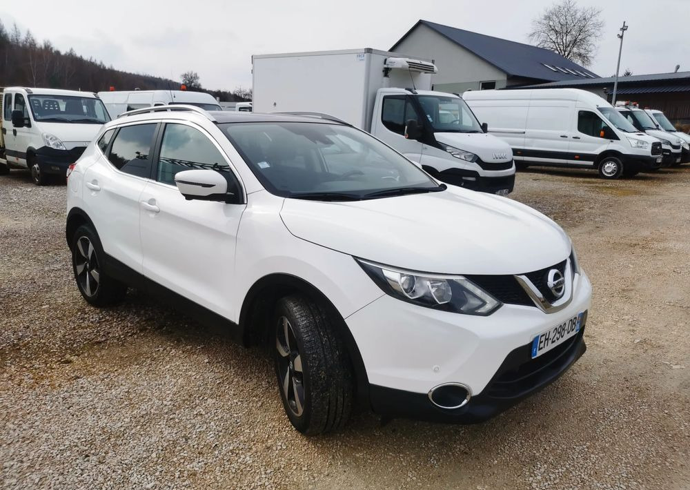 SUV Nissan Qashqai 1.2 DIG-T N-Connecta EU6: photos 1