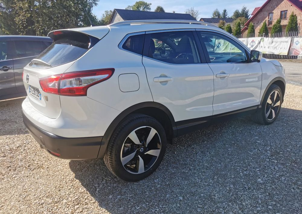Nissan Qashqai 1.2 DIG-T N-Connecta EU6 - SUV: photos 4 Nissan Qashqai 1.2 DIG-T N-Connecta EU6 - SUV: photos 4