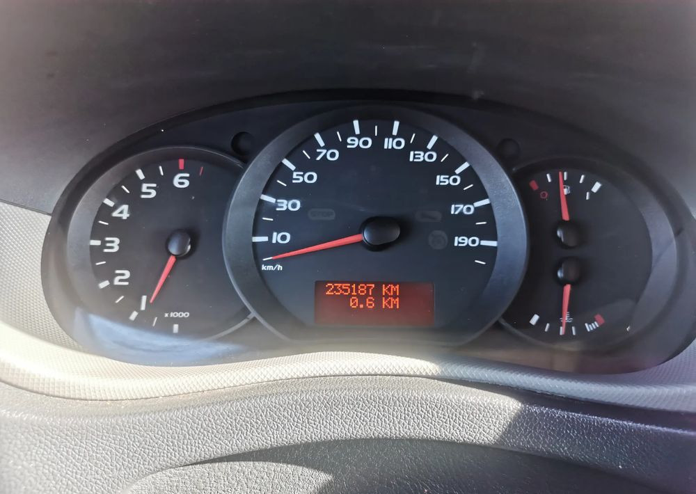 Fourgon utilitaire Renault Master L3H2 doka 7-osobowy Długi klima 2.3dCi-125KM Brygadówka: photos 14 Fourgon utilitaire Renault Master L3H2 doka 7-osobowy Długi klima 2.3dCi-125KM Brygadówka: photos 14