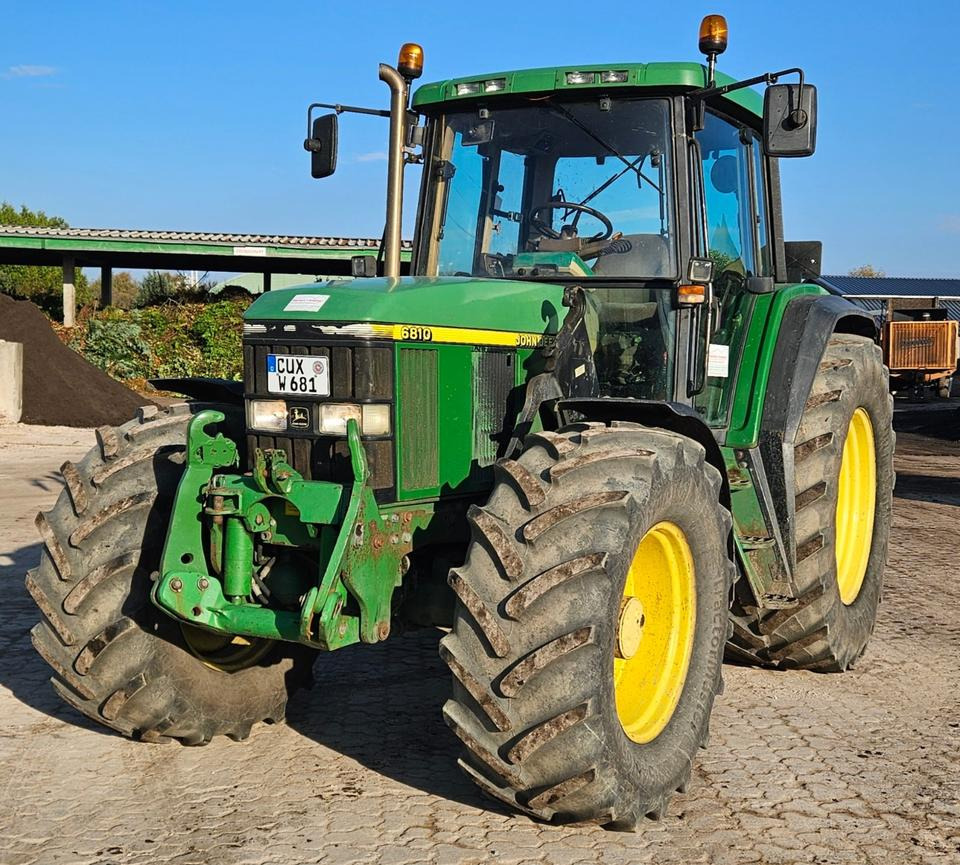 John Deere 6810 | Stoll Robust 30 HDP FL | FH | 8.070 Std. - Tracteur agricole: photos 1 John Deere 6810 | Stoll Robust 30 HDP FL | FH | 8.070 Std. - Tracteur agricole: photos 1