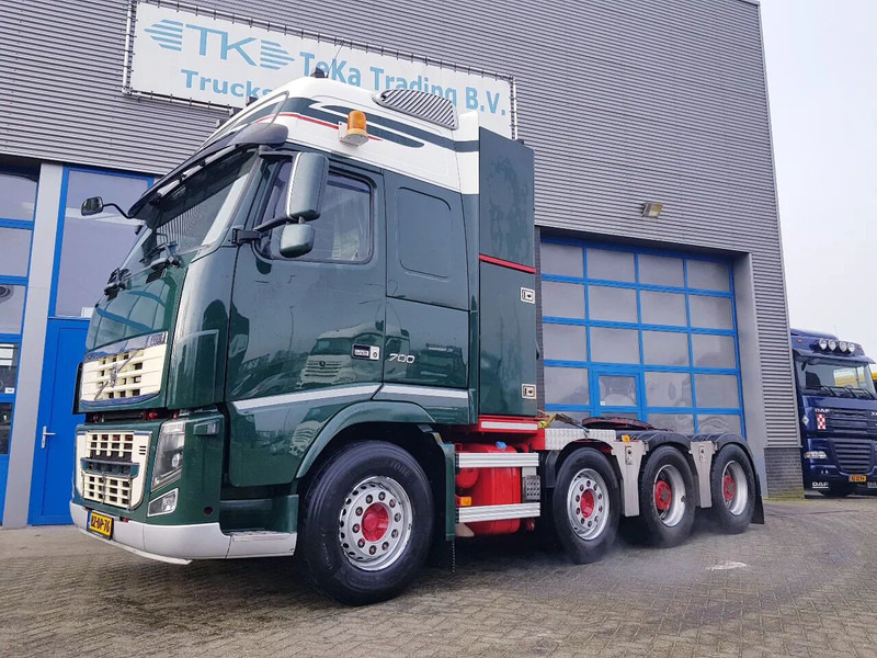 Volvo FH 16.700 8x4 140 ton Retarder - Tracteur routier: photos 1 Volvo FH 16.700 8x4 140 ton Retarder - Tracteur routier: photos 1