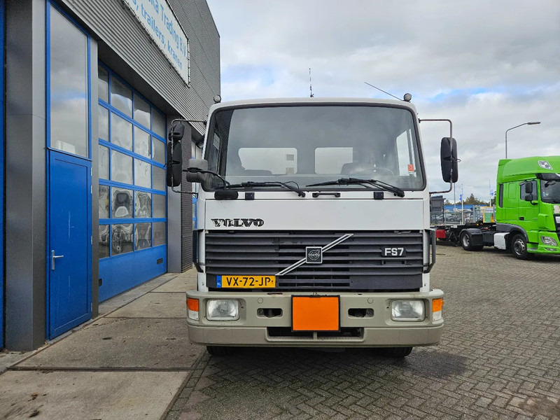 Volvo F S7 18 HOBUR 14.800 Liter 3 Compartments Steel Manual - Camion citerne: photos 3 Volvo F S7 18 HOBUR 14.800 Liter 3 Compartments Steel Manual - Camion citerne: photos 3
