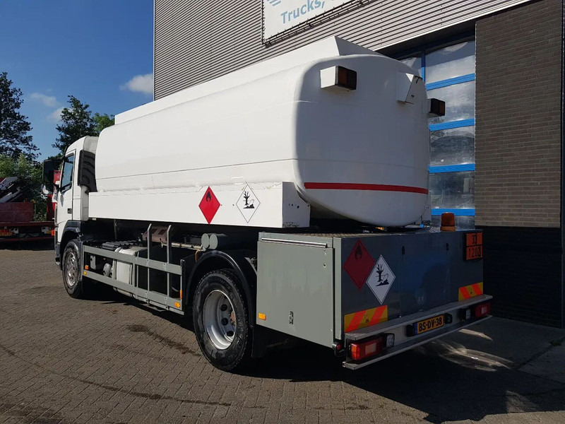 Volvo FM 9.340 Petrol, Diesel 17000 Ltr. 3 Compartementen - Camion citerne: photos 4 Volvo FM 9.340 Petrol, Diesel 17000 Ltr. 3 Compartementen - Camion citerne: photos 4