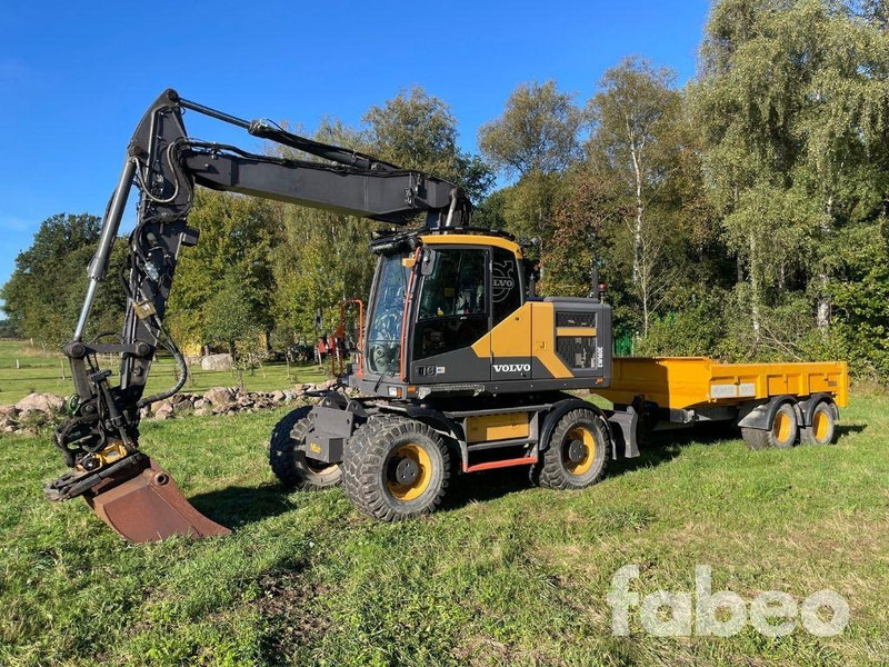Volvo EW160E - Pelle sur pneus: photos 1 Volvo EW160E - Pelle sur pneus: photos 1