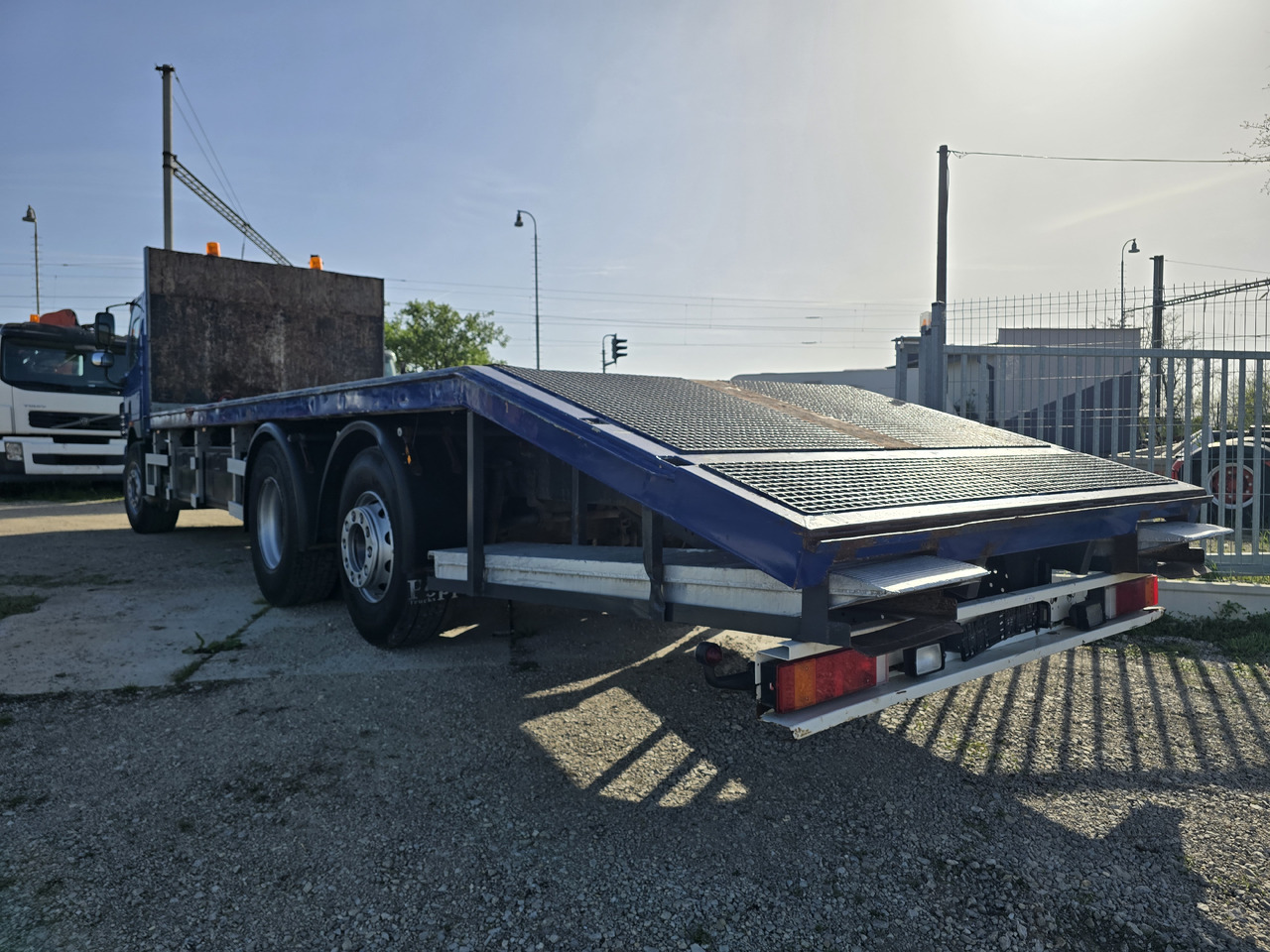 DAF CF 360 MACHINE TRANSPORTER - Camion porte-voitures: photos 3 DAF CF 360 MACHINE TRANSPORTER - Camion porte-voitures: photos 3