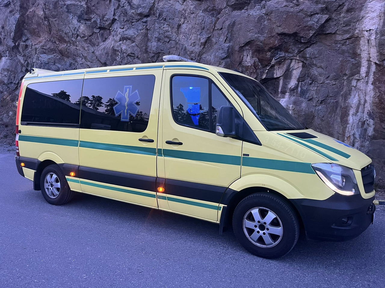 Mercedes-Benz Sprinter 316 - 2 stretcher - Ambulance: photos 1 Mercedes-Benz Sprinter 316 - 2 stretcher - Ambulance: photos 1