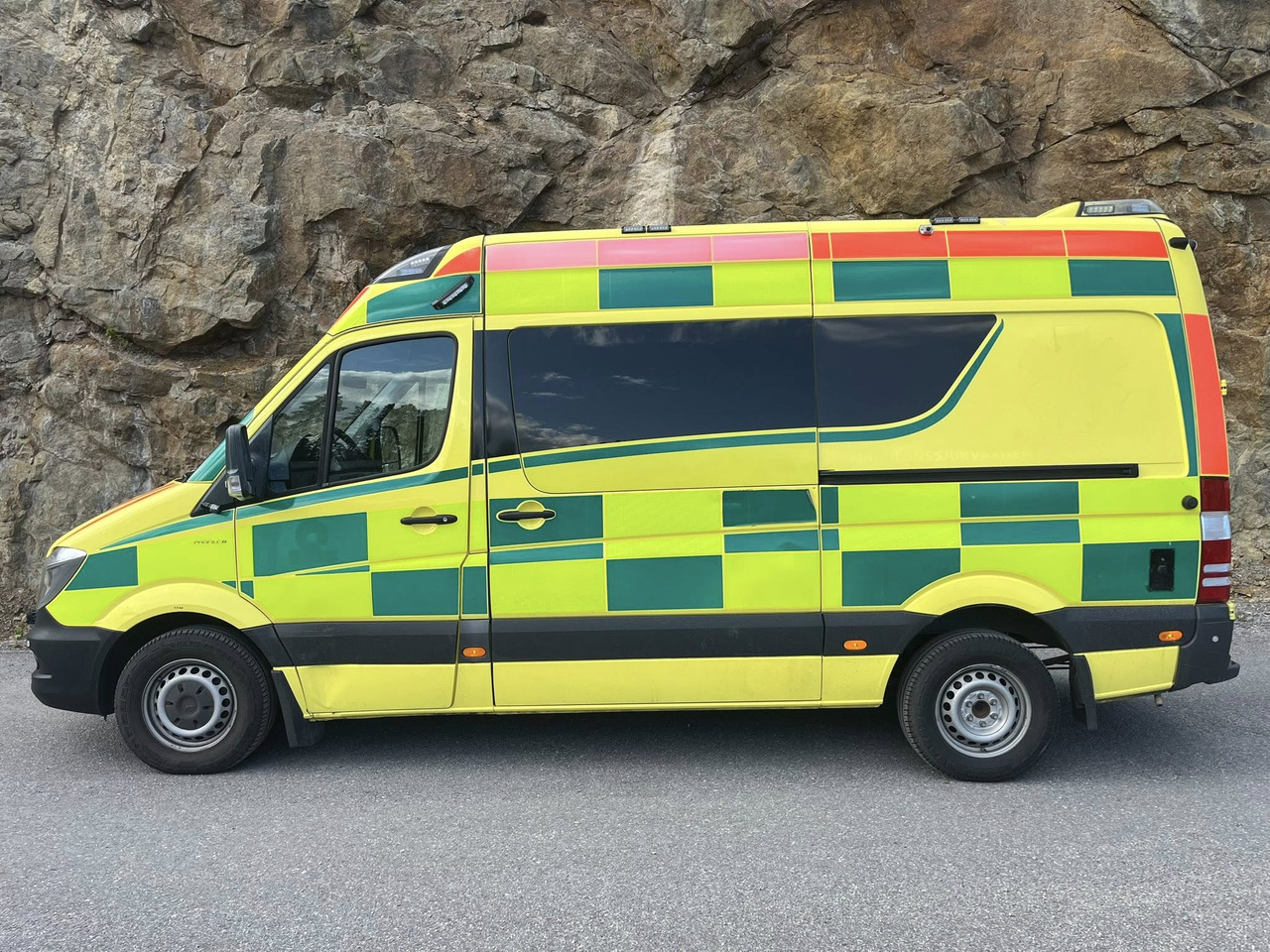 Mercedes-Benz Sprinter 319 - AMBULANCE / Krankenwagen / Ambulancia - Ambulance: photos 5 Mercedes-Benz Sprinter 319 - AMBULANCE / Krankenwagen / Ambulancia - Ambulance: photos 5