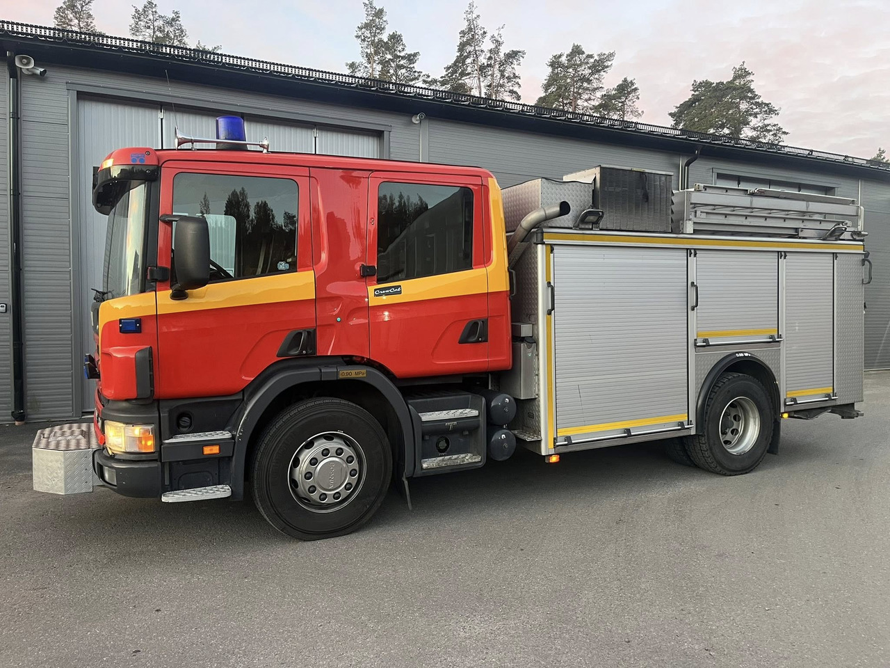 SCANIA P94GB 4x2 NZ310 - Fire engine - Camion de pompier: photos 3 SCANIA P94GB 4x2 NZ310 - Fire engine - Camion de pompier: photos 3