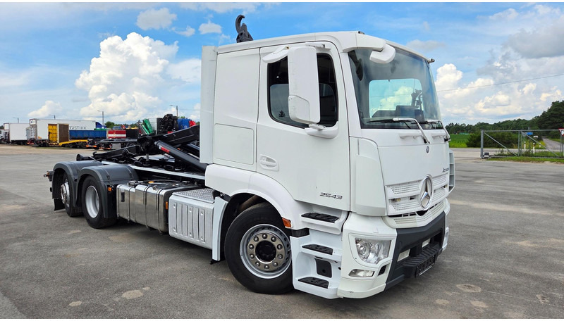 Mercedes-Benz Actros 2543 6X2*4 - Camion ampliroll: photos 2 Mercedes-Benz Actros 2543 6X2*4 - Camion ampliroll: photos 2