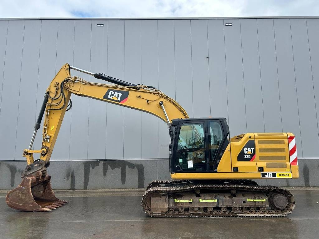 CAT 320  - Pelle sur chenille: photos 1 CAT 320  - Pelle sur chenille: photos 1