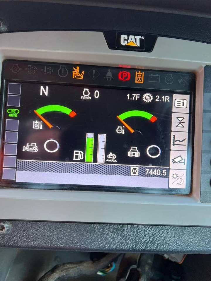 CAT D 4 K 2 LGP (Under Preparation) - Bulldozer: photos 2 CAT D 4 K 2 LGP (Under Preparation) - Bulldozer: photos 2