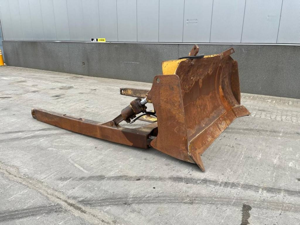 CAT D 6 XL Blade + Pusharms - Lame: photos 1 CAT D 6 XL Blade + Pusharms - Lame: photos 1