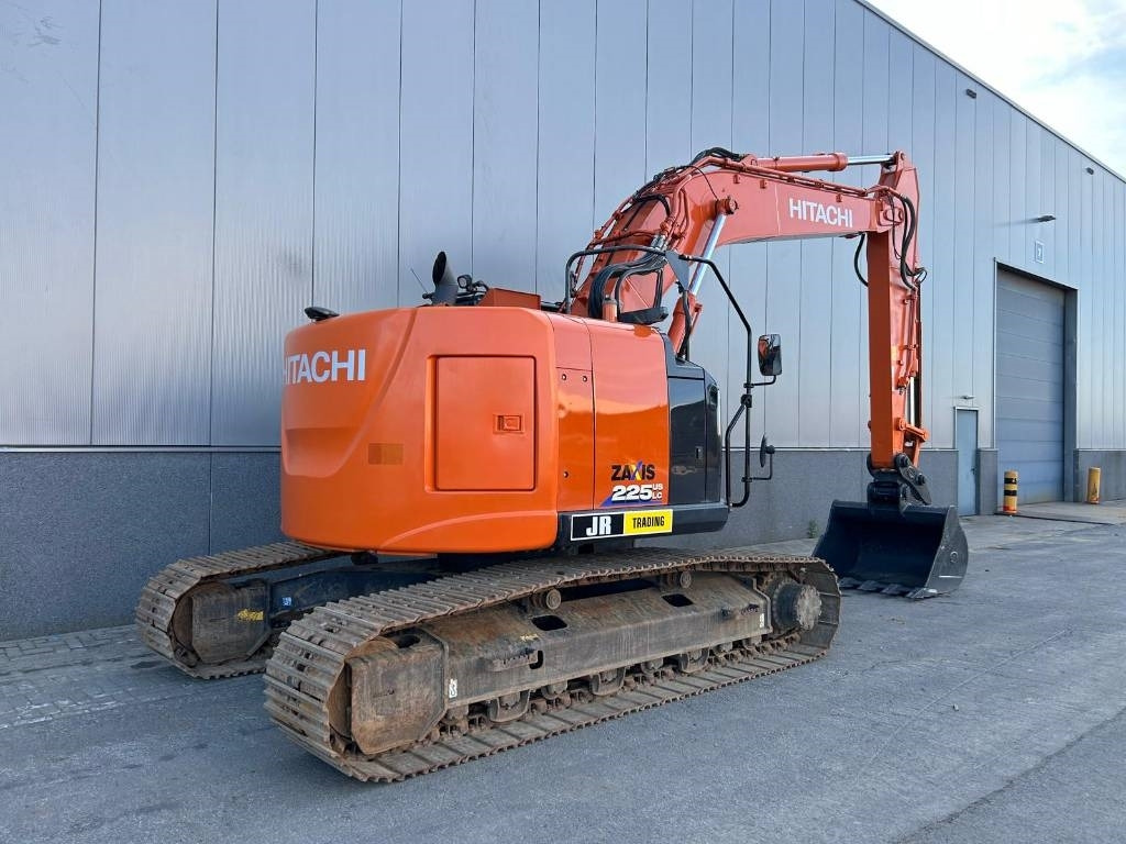 Hitachi ZX 225 US LC-6 - Pelle sur chenille: photos 5 Hitachi ZX 225 US LC-6 - Pelle sur chenille: photos 5