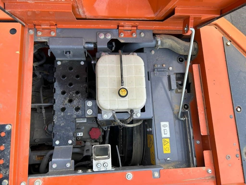 Pelle sur chenille Hitachi ZX 225 US LC-6: photos 19
