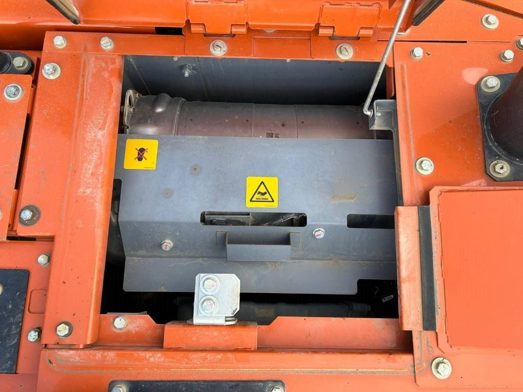 Pelle sur chenille Hitachi ZX 225 US LC-6: photos 20