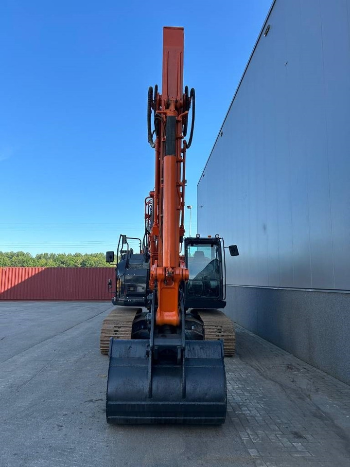 Pelle sur chenille Hitachi ZX 225 US LC-6: photos 9