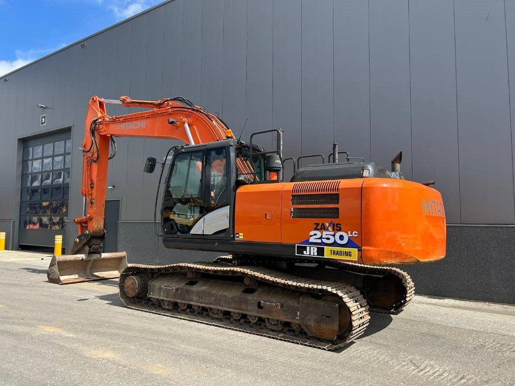 Hitachi ZX 250 LC-6 (GPS Prepared) - Pelle sur chenille: photos 3 Hitachi ZX 250 LC-6 (GPS Prepared) - Pelle sur chenille: photos 3