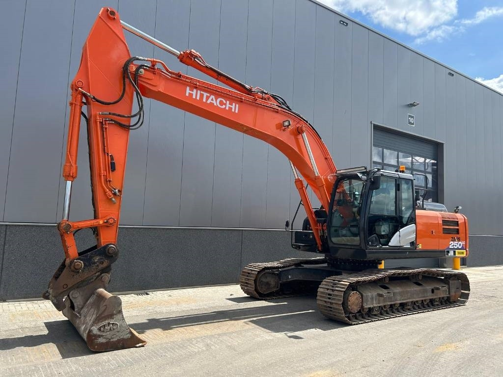 Hitachi ZX 250 LC-6 (GPS Prepared) - Pelle sur chenille: photos 2 Hitachi ZX 250 LC-6 (GPS Prepared) - Pelle sur chenille: photos 2