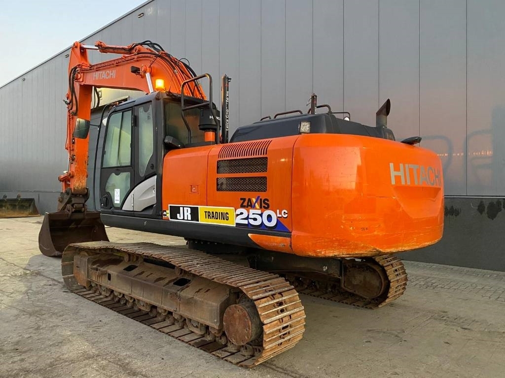 Hitachi ZX 250 LC-6 (GPS Prepared) - Pelle sur chenille: photos 3 Hitachi ZX 250 LC-6 (GPS Prepared) - Pelle sur chenille: photos 3