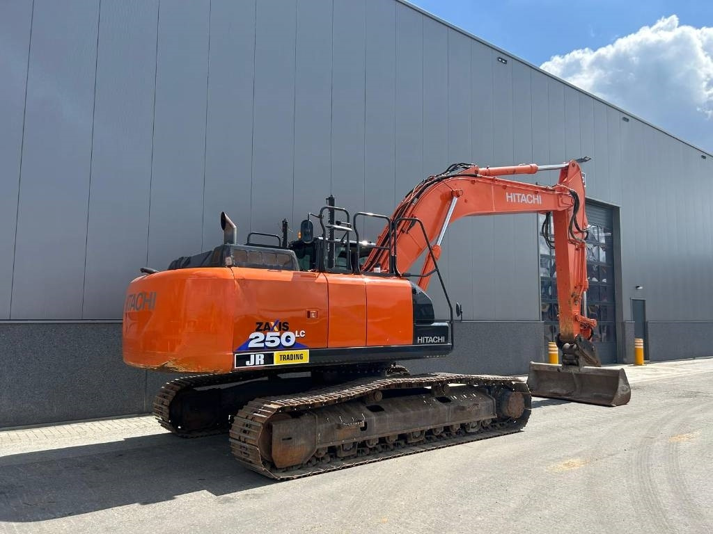 Hitachi ZX 250 LC-6 (GPS Prepared) - Pelle sur chenille: photos 5 Hitachi ZX 250 LC-6 (GPS Prepared) - Pelle sur chenille: photos 5