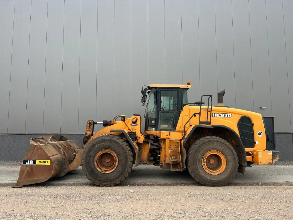 Hyundai HL 970 (Under Preparation) - Chargeuse sur pneus: photos 1 Hyundai HL 970 (Under Preparation) - Chargeuse sur pneus: photos 1