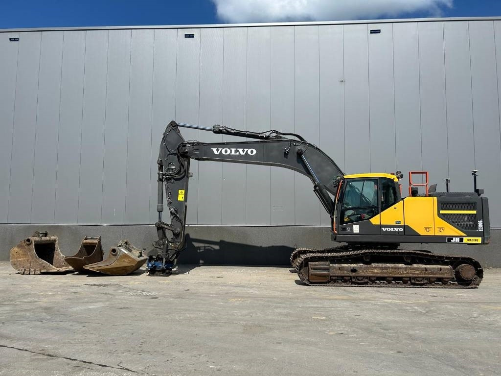 Volvo EC 300 EL (GPS / 3 Buckets) - Pelle sur chenille: photos 1 Volvo EC 300 EL (GPS / 3 Buckets) - Pelle sur chenille: photos 1