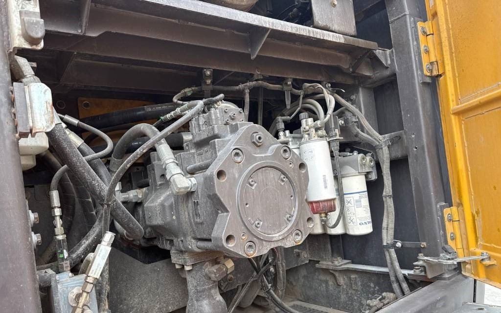 Pelle sur chenille Volvo EC 750 EL (On Transport): photos 14