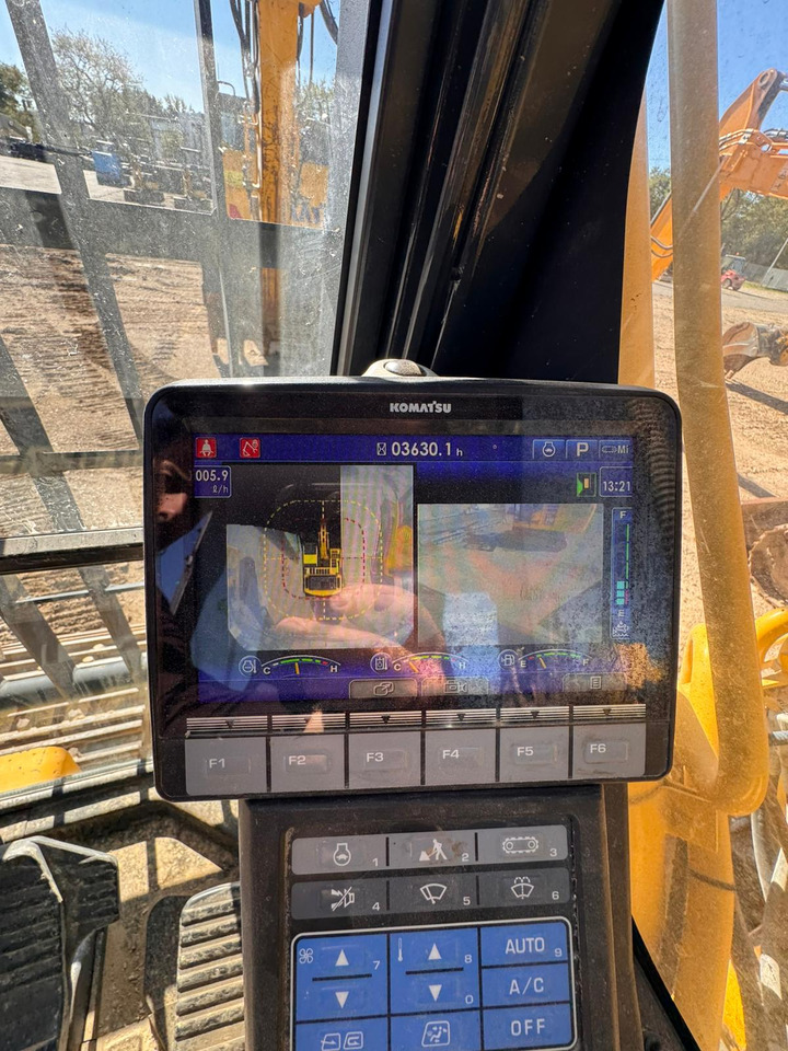 KOMATSU PC210 NLC-11 - Mini pelle: photos 3 KOMATSU PC210 NLC-11 - Mini pelle: photos 3