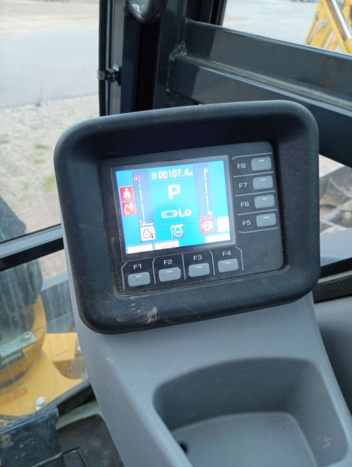 KOMATSU PC35MR-5 - Mini pelle: photos 5 KOMATSU PC35MR-5 - Mini pelle: photos 5