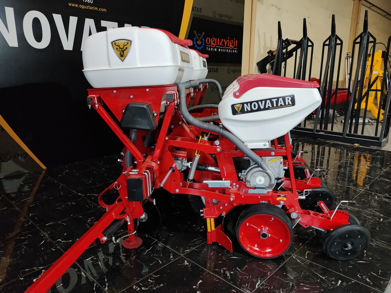 Novatar Pneumatic Seed Drill Machine - Semoir monograine: photos 3 Novatar Pneumatic Seed Drill Machine - Semoir monograine: photos 3