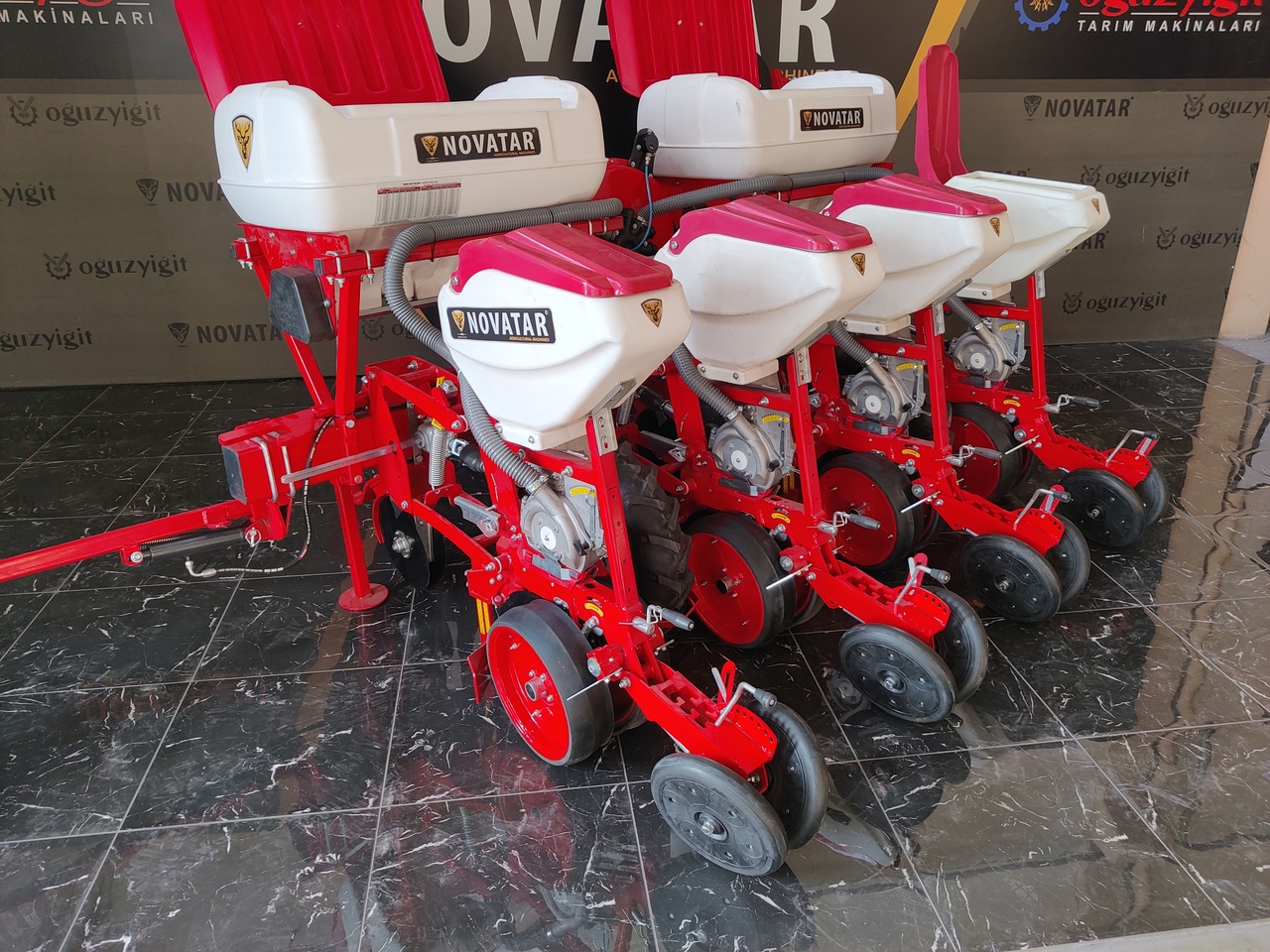 Novatar Pneumatic Seed Drill Machine - Semoir monograine: photos 1 Novatar Pneumatic Seed Drill Machine - Semoir monograine: photos 1