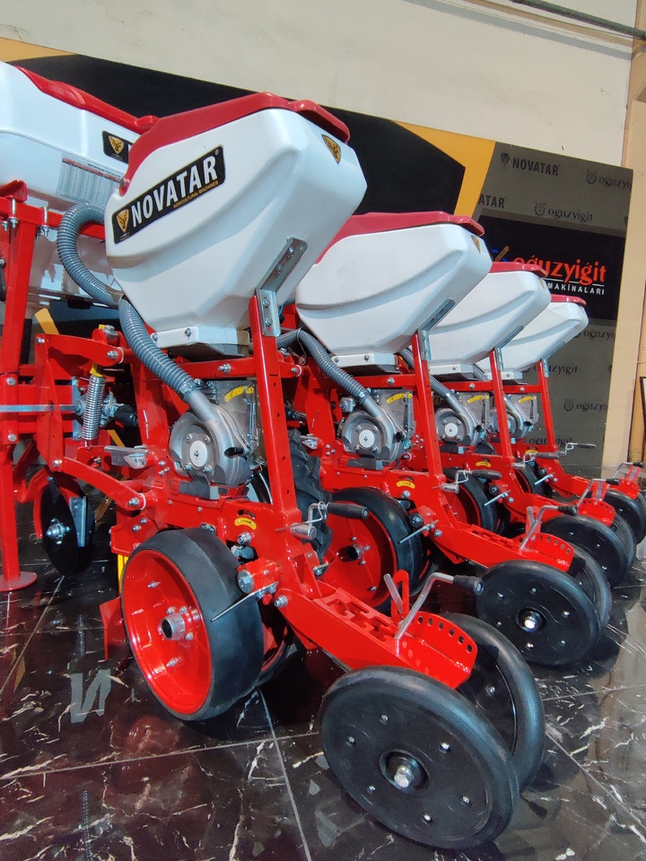 Novatar Pneumatic Seed Drill Machine - Semoir monograine: photos 2 Novatar Pneumatic Seed Drill Machine - Semoir monograine: photos 2