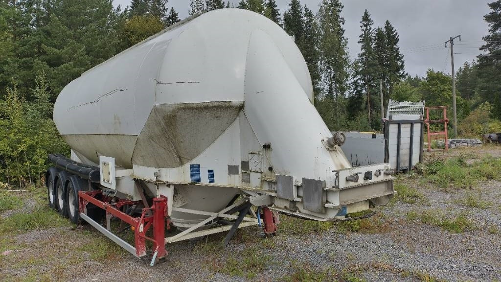 Feldbinder Säiliö puolikas  - Semi-remorque citerne: photos 1 Feldbinder Säiliö puolikas  - Semi-remorque citerne: photos 1