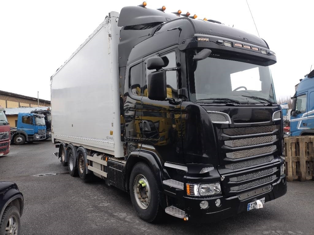 Scania R 580 8x2 ketjupurku kori 50mottia - Camion fourgon: photos 1 Scania R 580 8x2 ketjupurku kori 50mottia - Camion fourgon: photos 1