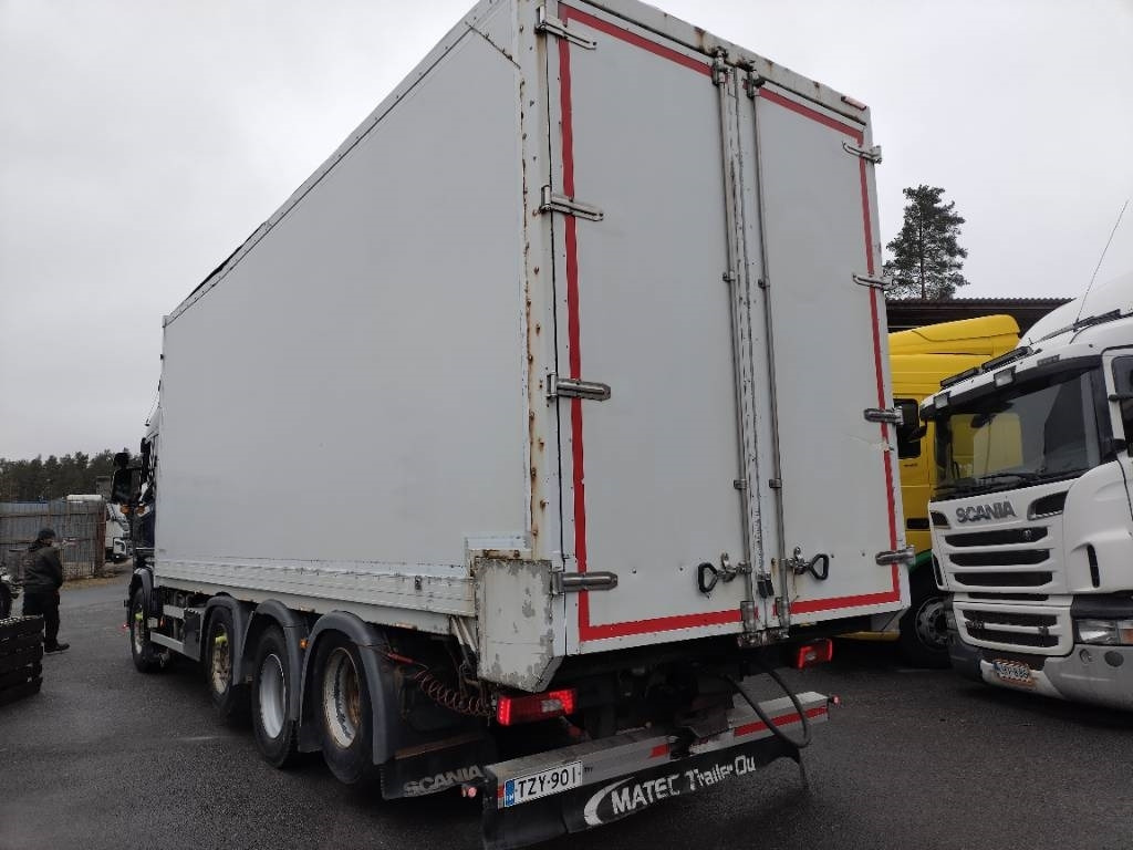 Scania R 580 8x2 ketjupurku kori 50mottia - Camion fourgon: photos 4 Scania R 580 8x2 ketjupurku kori 50mottia - Camion fourgon: photos 4
