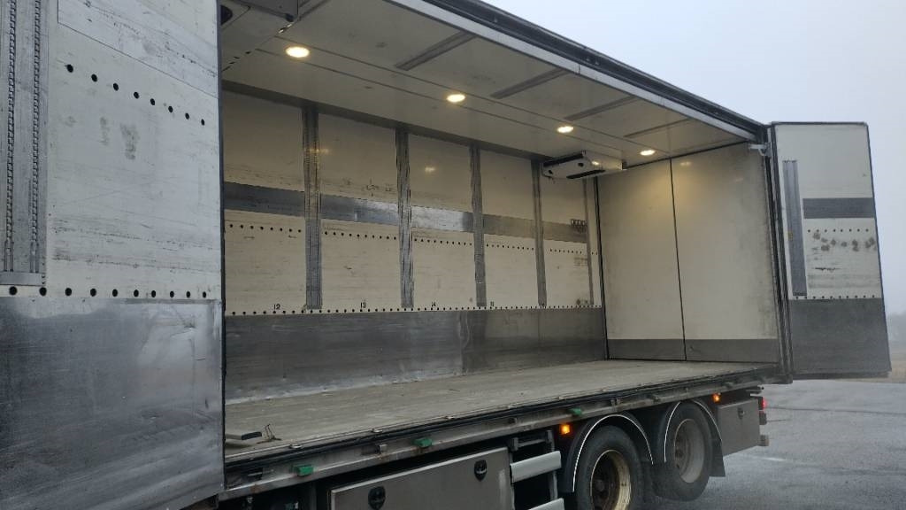 Scania R520 6x2 kokosivuauk kori, thermoking kone - Camion frigorifique: photos 5 Scania R520 6x2 kokosivuauk kori, thermoking kone - Camion frigorifique: photos 5