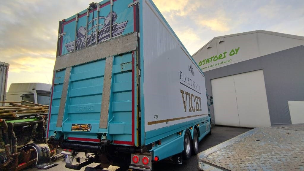 Scania R560 6x2 8,35m umpikori +pl-nostin - Camion fourgon: photos 3 Scania R560 6x2 8,35m umpikori +pl-nostin - Camion fourgon: photos 3