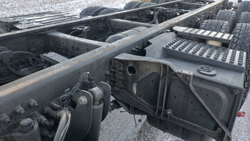 Volvo FH750 10*4 alusta,täysilmajouset - Châssis cabine: photos 5 Volvo FH750 10*4 alusta,täysilmajouset - Châssis cabine: photos 5