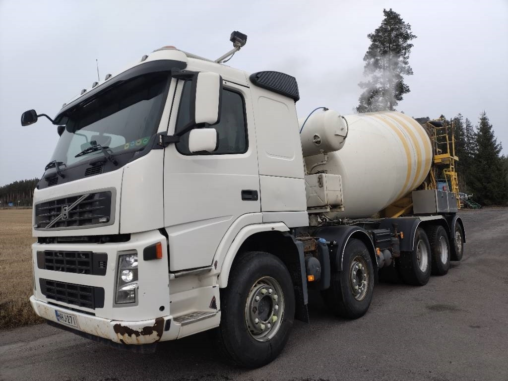 Volvo FM13 10*4 betoniauto,ränni - Camion malaxeur: photos 1 Volvo FM13 10*4 betoniauto,ränni - Camion malaxeur: photos 1