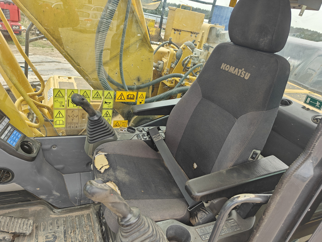 KOMATSU HB 215LC-2 - Pelle sur chenille: photos 5 KOMATSU HB 215LC-2 - Pelle sur chenille: photos 5